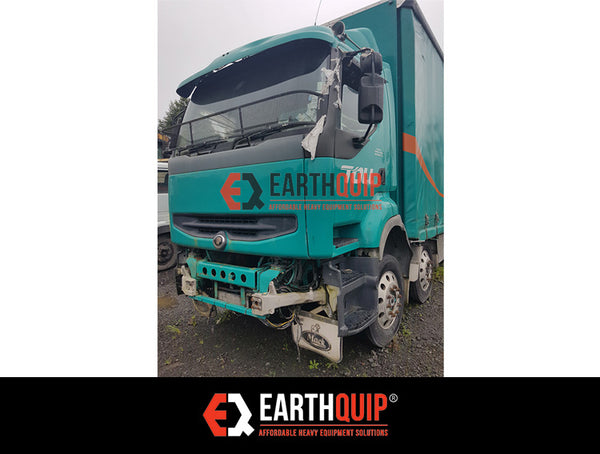 2004 Mack Quantum Truck Cab